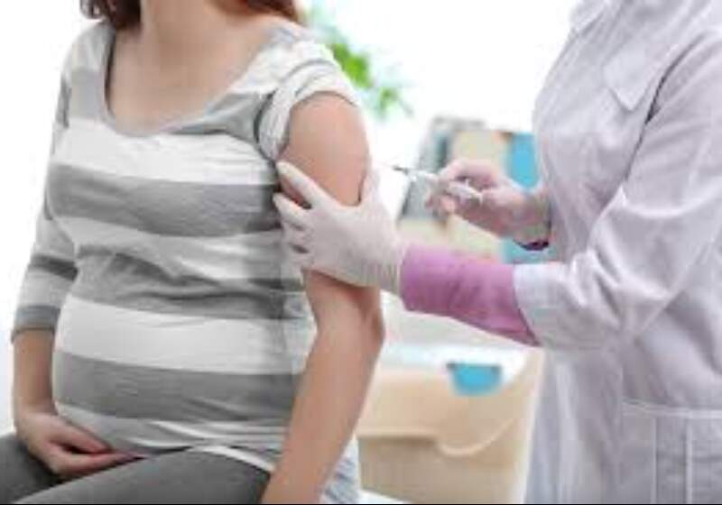Nueva vacuna obligatoria para personas embarazadas en la Provincia
