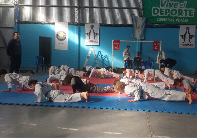 El torneo organizado por la escuela innae regresó con su actividad en el mediterráneo y la costa de Mar Chiquita. Este sábado se llevó a cabo en General Pirán.