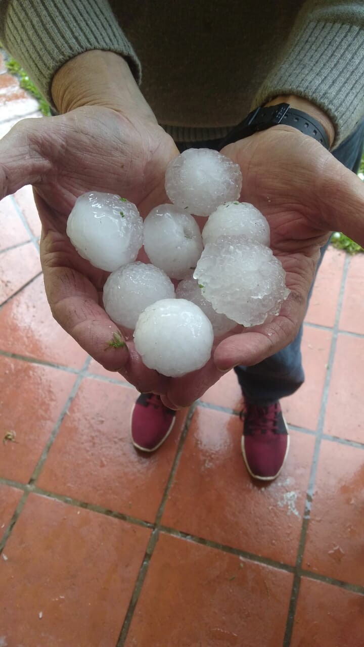 Impresionante caída de granizo en Santa Clara del Mar