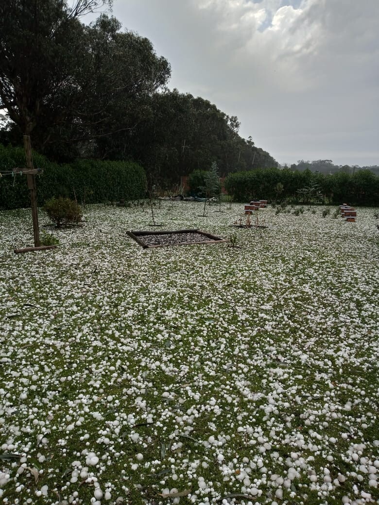 Impresionante caída de granizo en Santa Clara del Mar