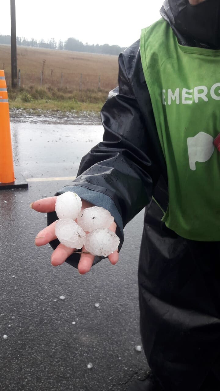 Impresionante caída de granizo en Santa Clara del Mar