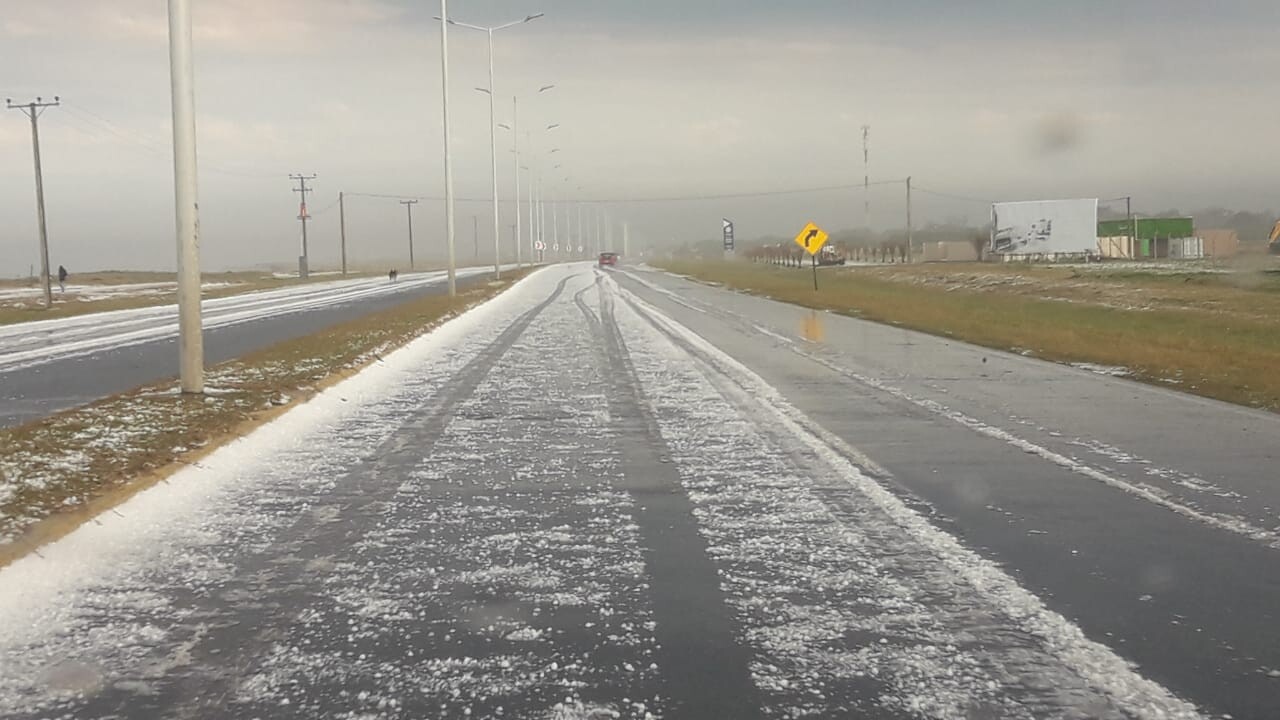 Impresionante caída de granizo en Santa Clara del Mar