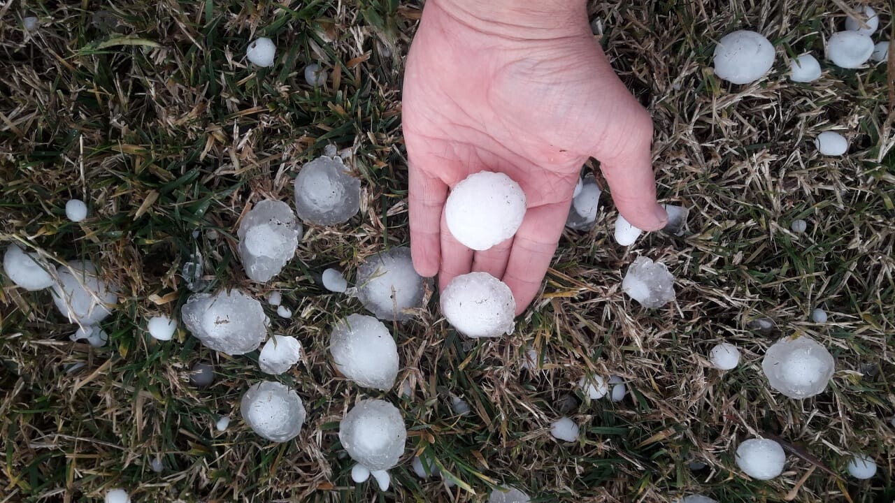 Impresionante caída de granizo en Santa Clara del Mar