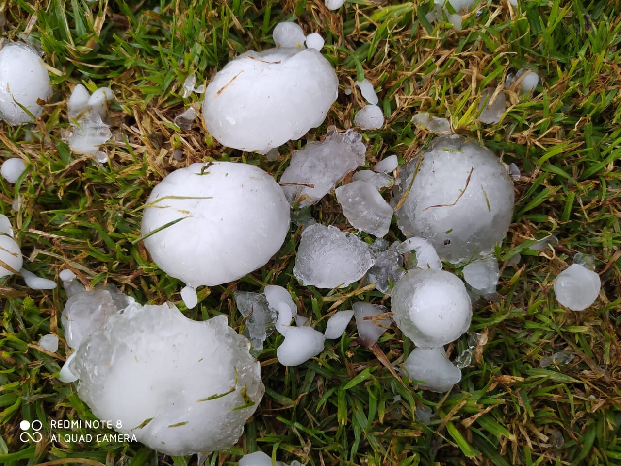 Impresionante caída de granizo en Santa Clara del Mar