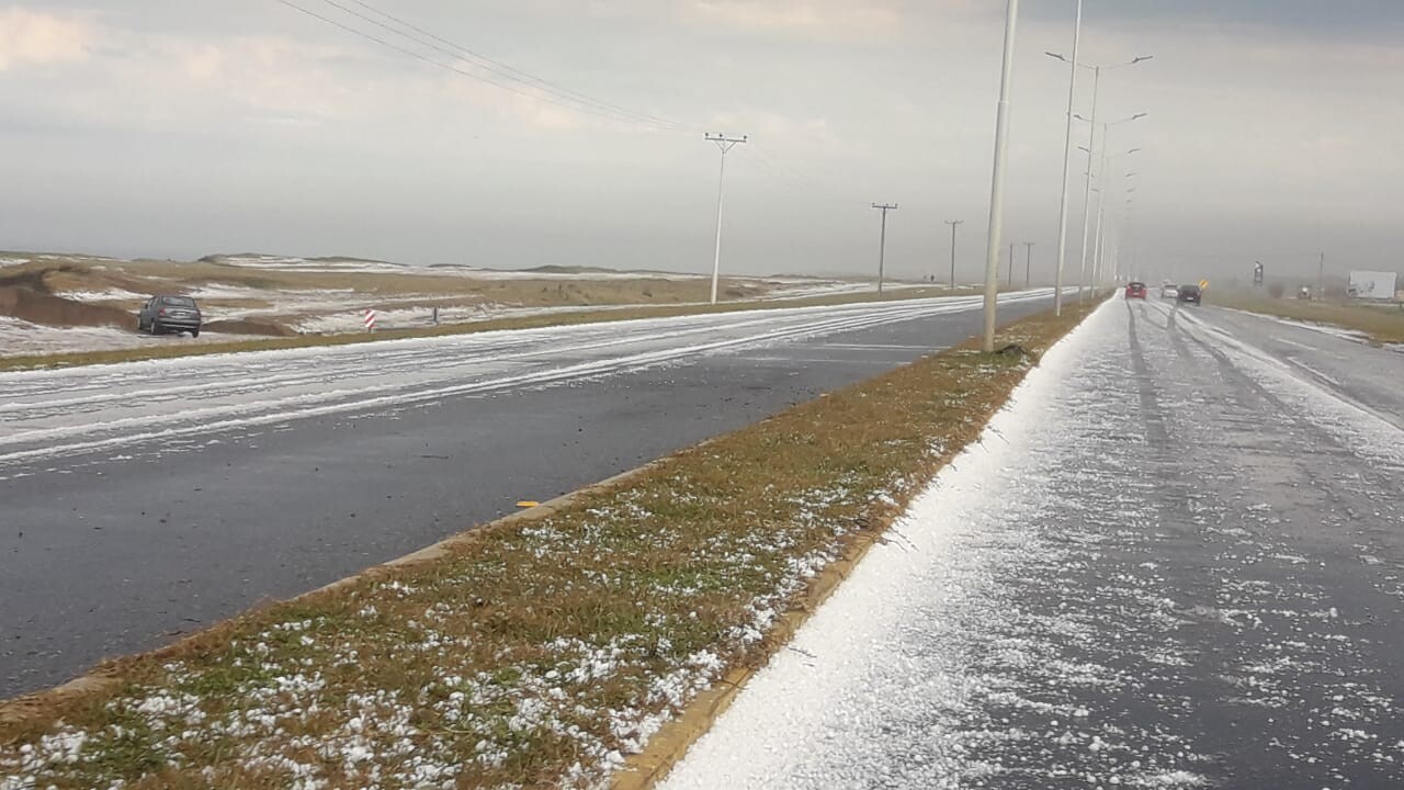 Impresionante caída de granizo en Santa Clara del Mar