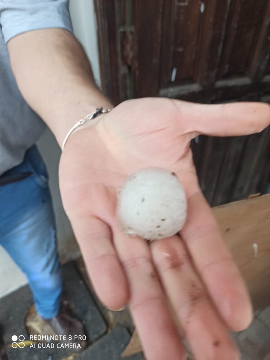 Impresionante caída de granizo en Santa Clara del Mar