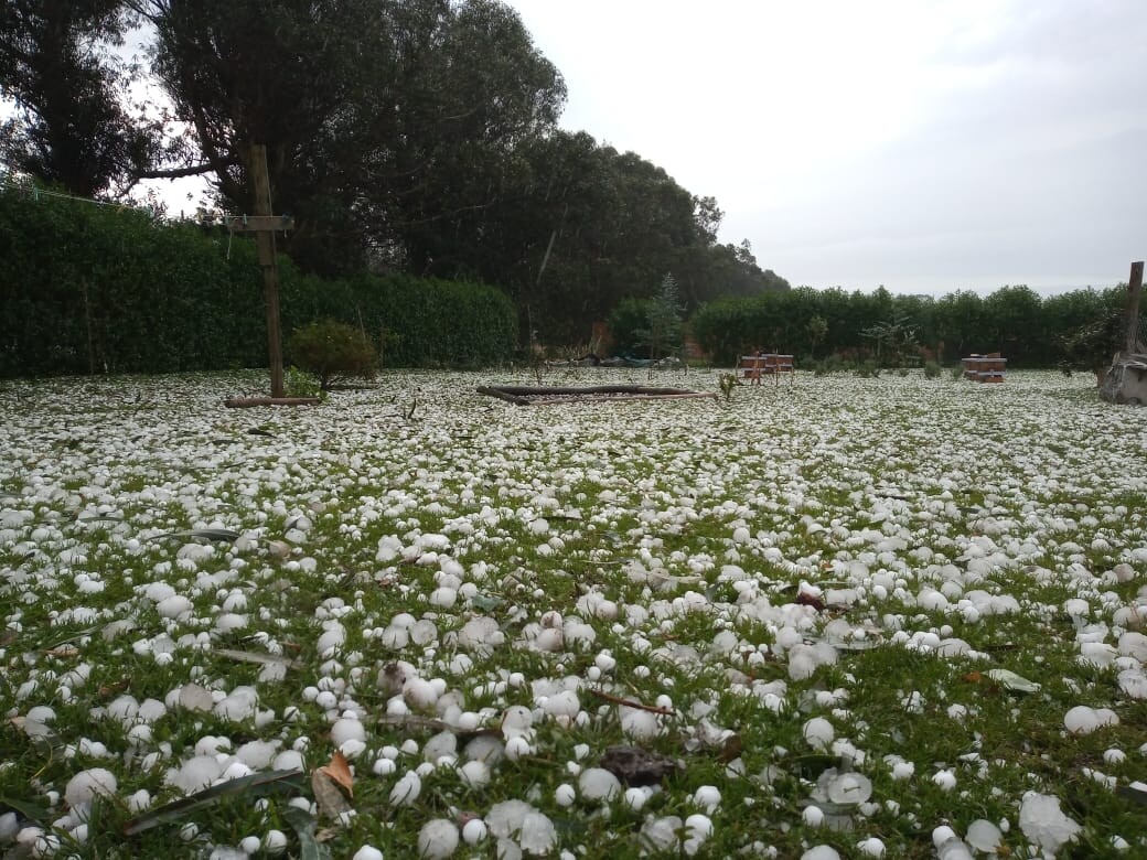 Impresionante caída de granizo en Santa Clara del Mar