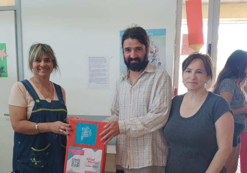 Se trata de un micro programa donde chicos y chicas reflexionan y dialogan sobre salud y salud mental en la ES N°6 de Santa Elena. 
