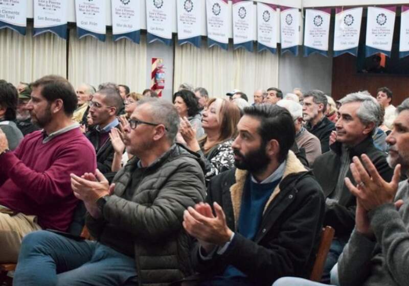 El encuentro tuvo lugar en el Sindicato de Luz y Fuerza de la localidad de Mar del Plata. 