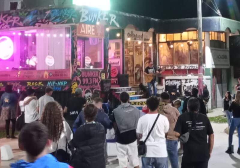 Juancho Carbone, ex integrante de ambas bandas, se presentó en Santa Clara.