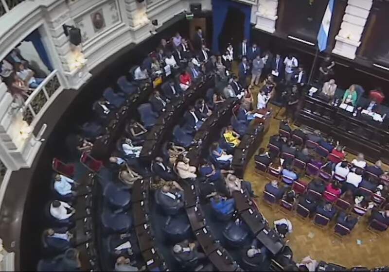La Cámara de Diputados provincial avanza con un proyecto para condonar una deuda de $7.900 millones que los municipios mantienen con la Provincia.