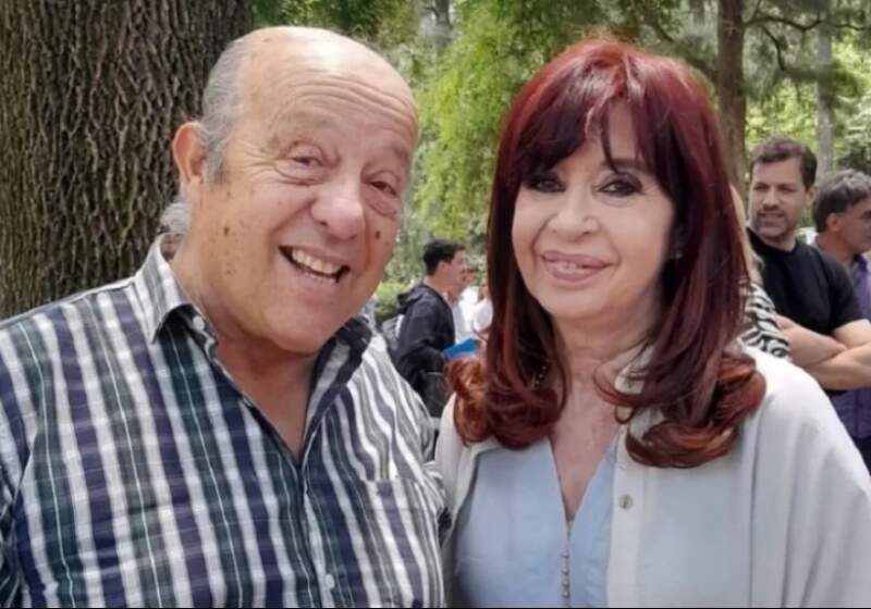 "Estamos para acompañar", aseguró y se autoexcluyó de una posible candidatura.