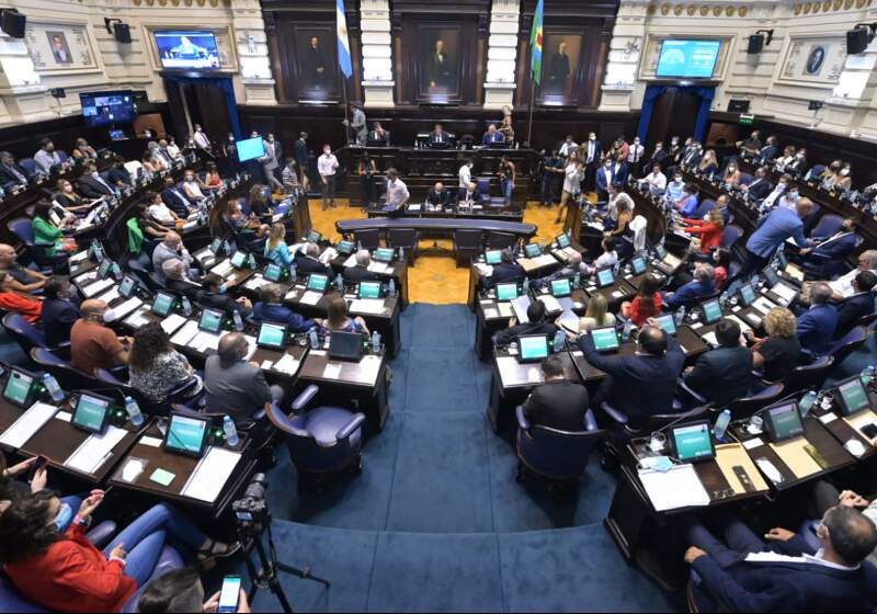 En la provincia de Buenos Aires, se sancionó la reforma del calendario electoral y la presentación de boletas quedó establecida para el 8 de agosto.