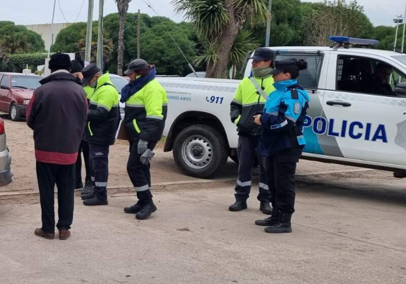 La policía comunal realizó controles en distintas localidades con apoyo de unidades especiales. Se secuestraron rodados y estupefacientes.