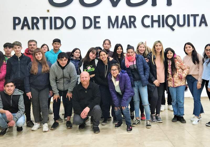 El programa provincial sumó sedes en Playa Dorada y Mar de Cobo, y prevé abrir en Vivoratá y Pirán. Agrupa a 250 jóvenes en todo el distrito.
