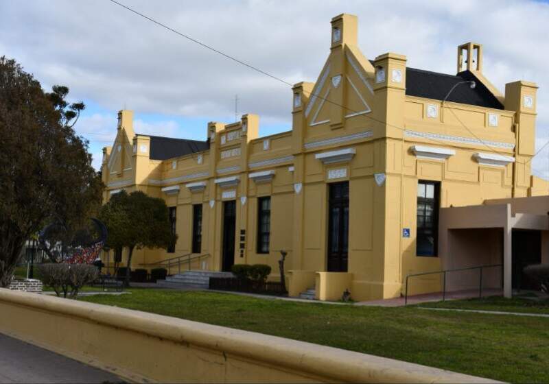 El municipio realizará operativos oftalmológicos en escuelas del distrito. "Se entregarán anteojos y se garantizará atención especializada sin costo", se informó.