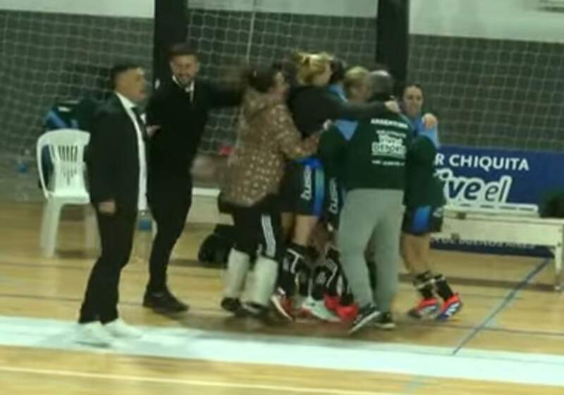 El equipo argentino se impuso 3 a 2 ante el boliviano, con un gol agónico de Ailén Rodríguez y abrió con triunfo el certamen que reúne a clubes de América y Europa.