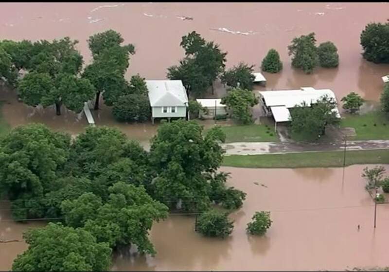 Inundaciones en Texas: 52 víctimas mortales, entre ellas 15 niños