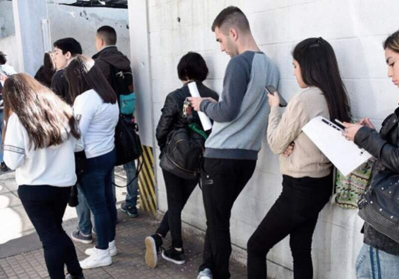 Un informe del Ministerio de Economía precisó que la tasa de actividad se ubicó en 48,4%, un descenso de 0,4 puntos porcentuales frente al último trimestre del 2024.