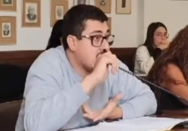 La UCR oficializó su nómina en Coronel Vidal en la que aparecen el exintendente Carlos Ronda y presidente del radicalismo, Oscar Flores.