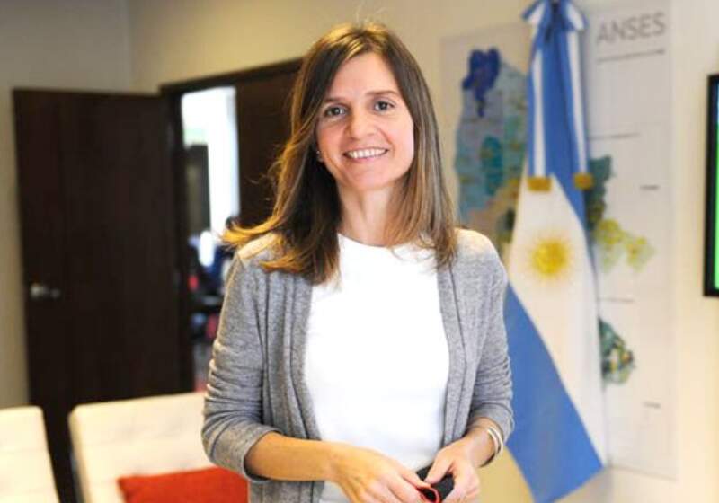 El segundo lugar podría ser ocupado por Jorge Paredi o Gustavo Barrera, intendente de Villa Gesell, ambos dirigentes cercanos al gobernador Axel Kicillof. 