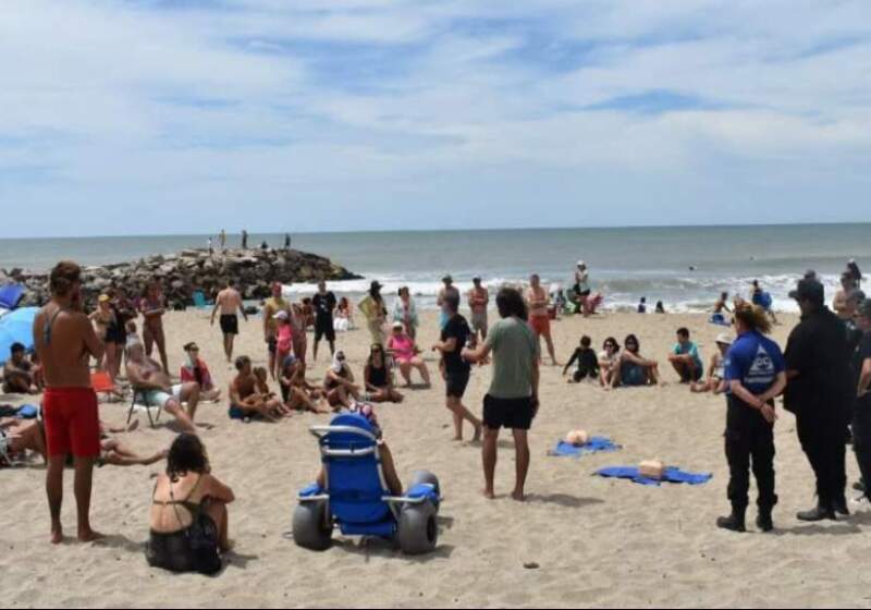 Guardavidas propusieron crear una red de playas amigables con la neurodiversidad