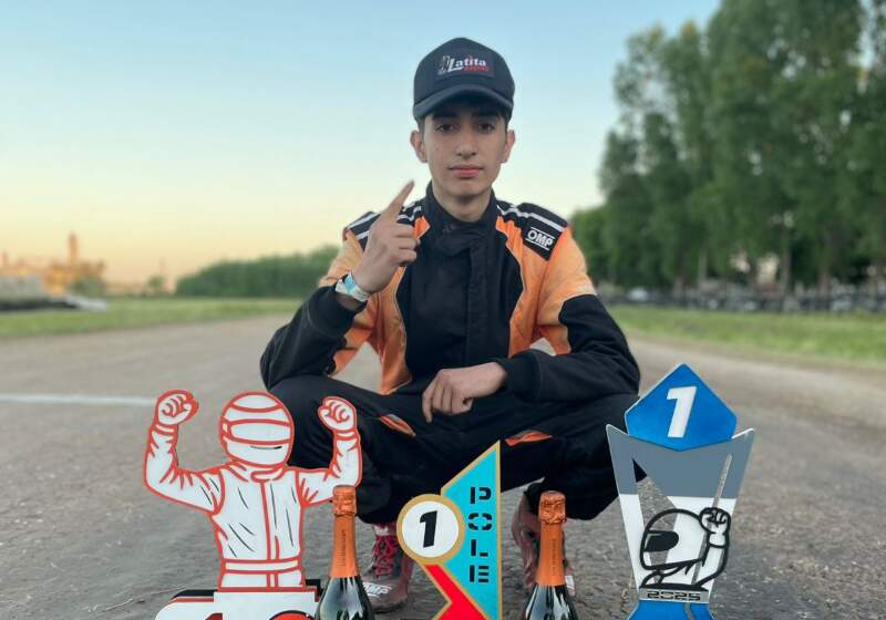 El piloto santaclarense se impuso en las dos finales del Karting Regional Senior y quedó cerca de la punta del torneo a dos fechas del cierre.