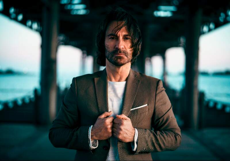 El artista sevillano presentó el videoclip de su tercer sencillo, parte de “Lo que Soy”, que saldrá el 28 de noviembre.