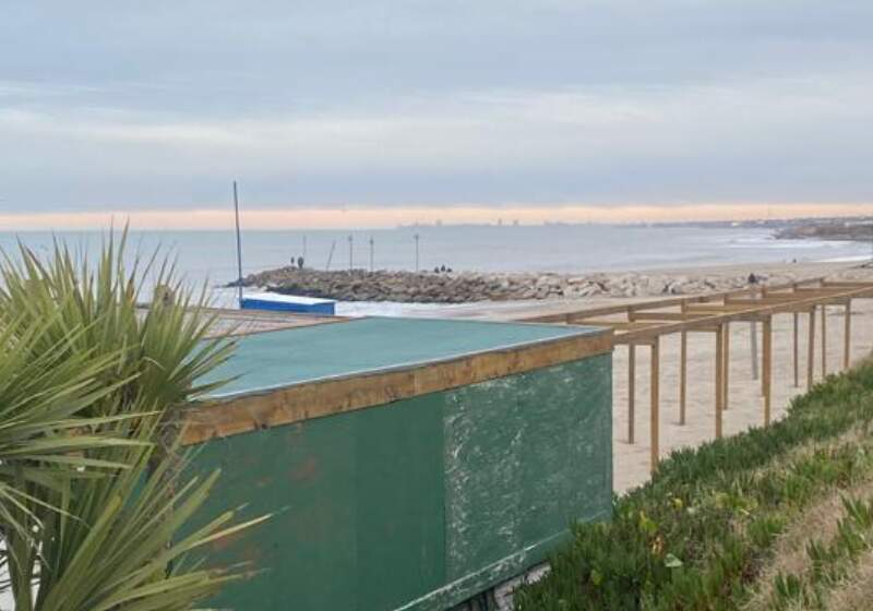 Sol, playa y alerta por tormentas en Mar Chiquita