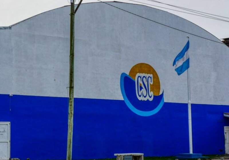 Robaron bolsos con indumentaria y documentos en el Club Santa Clara