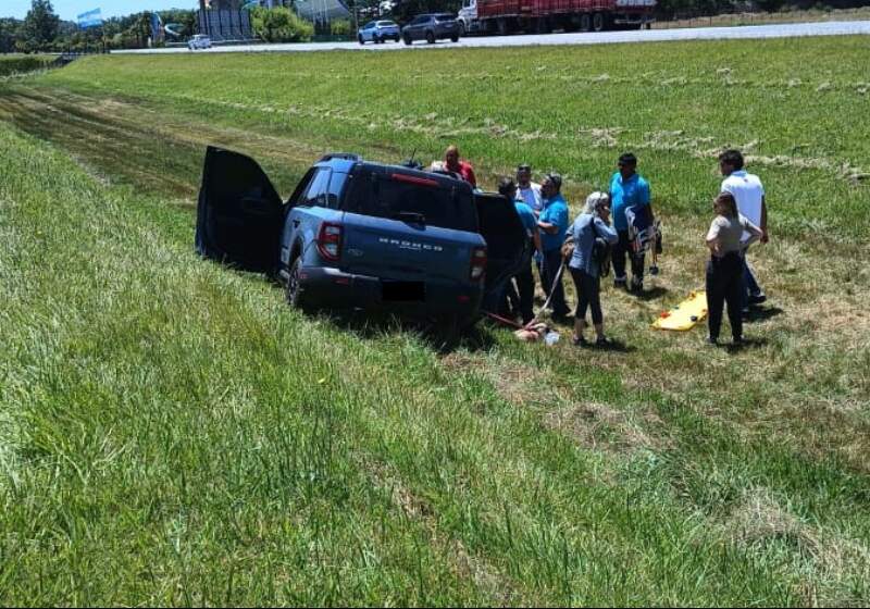 Una camioneta se despistó en Ruta 2 a la altura de Santa Clara