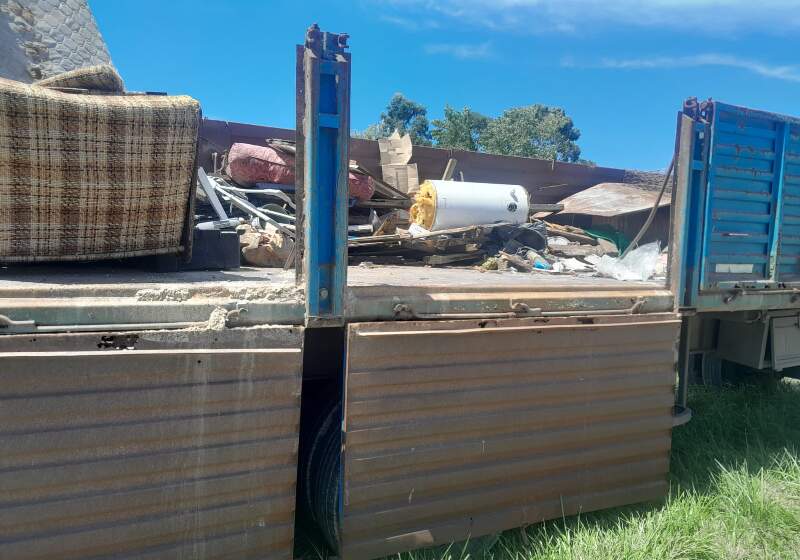  La Delegación Santa Clara informó la colocación de un contenedor destinado a residuos voluminosos en Pellegrini entre San Martín y Vidal.