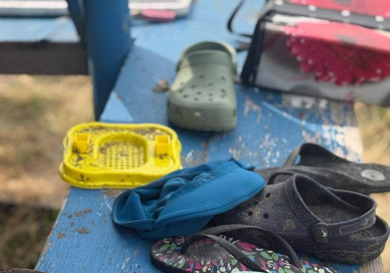 Guardavidas reúnen objetos perdidos tras la crecida que dejó un fallecido y 35 heridos