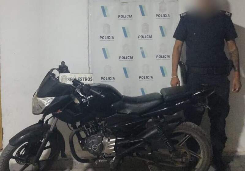 Un joven de 19 años fue imputado por "encubrimiento" tras ser interceptado con una Rouser 135 LS denunciada como robada.