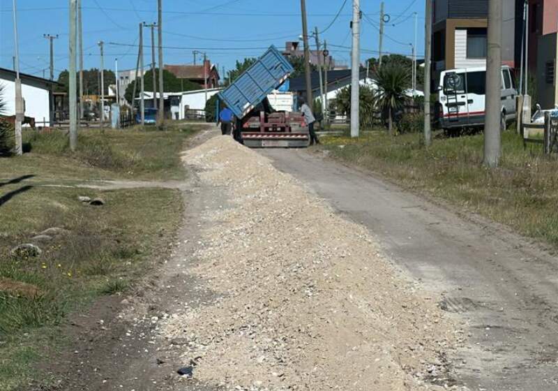Desde la Delegación Santa Clara se informaron tareas de engranzado en durante los últimos días en el barrio.