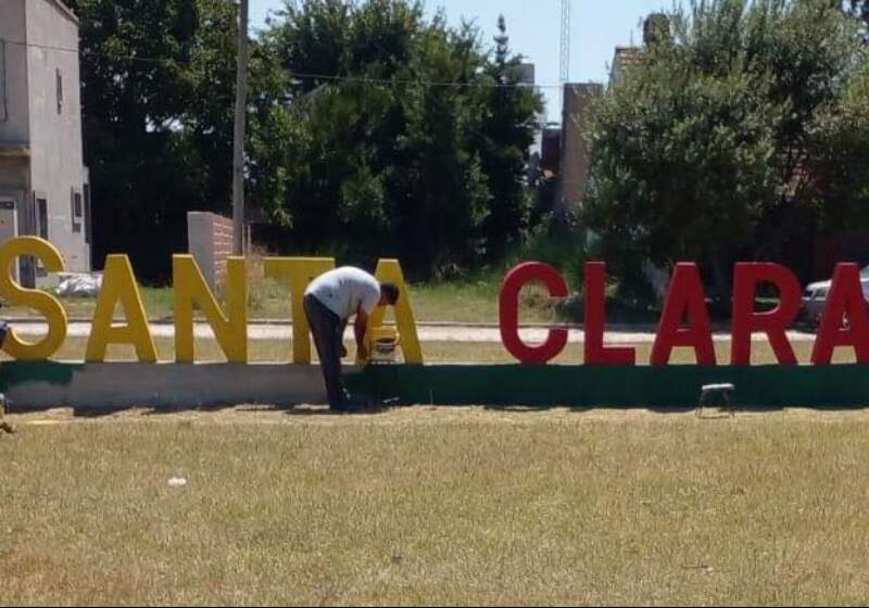 Colocaron letras corpóreas en otro acceso a Santa Clara