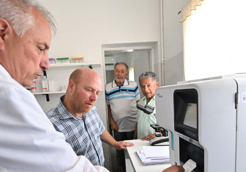 El intendente Wischnivetzky encabezó la jornada en la que se entregaron reconocimientos a familias pioneras, instituciones y referentes de la comunidad.