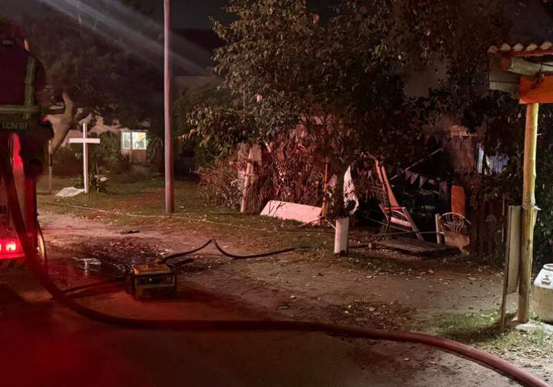 Una vivienda de Santa Elena sufrió daños severos por un incendio