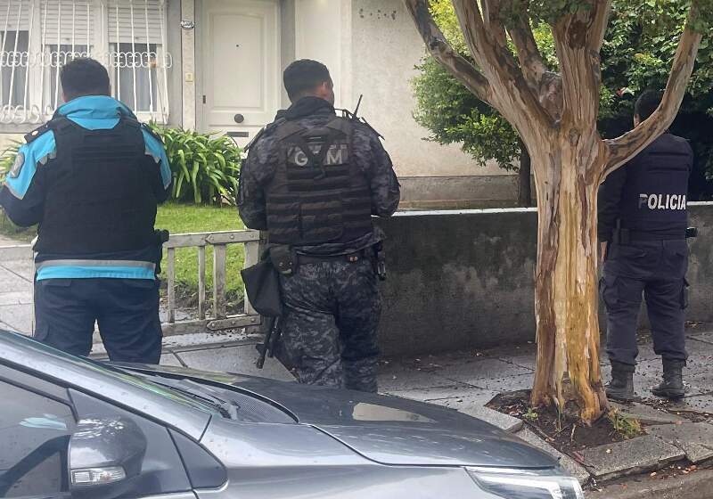 Allanaron dos viviendas en Mar del Plata por un robo en Mar de Cobo