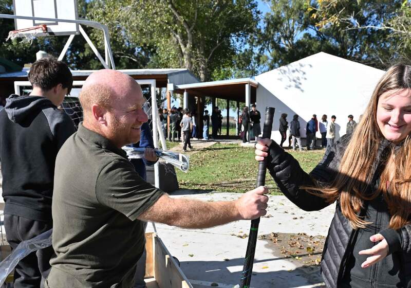 Entregaron equipamiento deportivo a la Secundaria Nº 7 de Balneario Parque Mar Chiquita