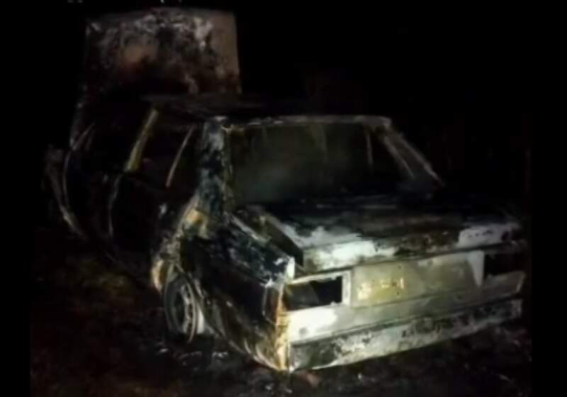 Dos autos se incendiaron en el camino vecinal durante el fin de semana