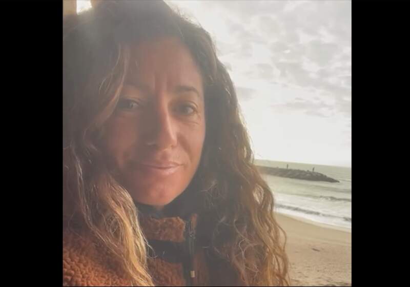 Maira Pinto lleva el Surf Terapy de Santa Clara a África