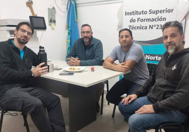 Se trató de una reunión para coordinar prácticas profesionalizantes y proyectos conjuntos vinculados al turismo, los datos y la inteligencia artificial.