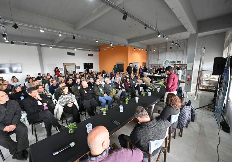 La publicación reunió aportes científicos sobre la dinámica ambiental del territorio y fue acompañada por autoridades y referentes académicos.