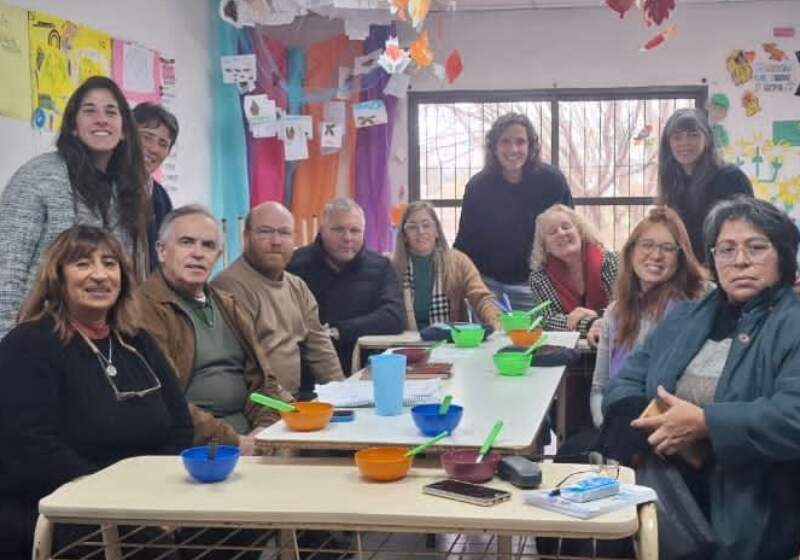  Wischnivetzky visitó la Escuela Especial 503 y para abordar necesidades del establecimiento