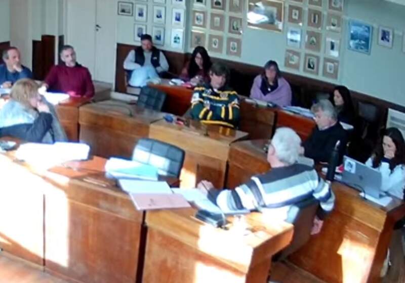 La primera transmisión en vivo de la Comisión del HCD expuso desacuerdos sobre excepciones en transporte y construcciones.