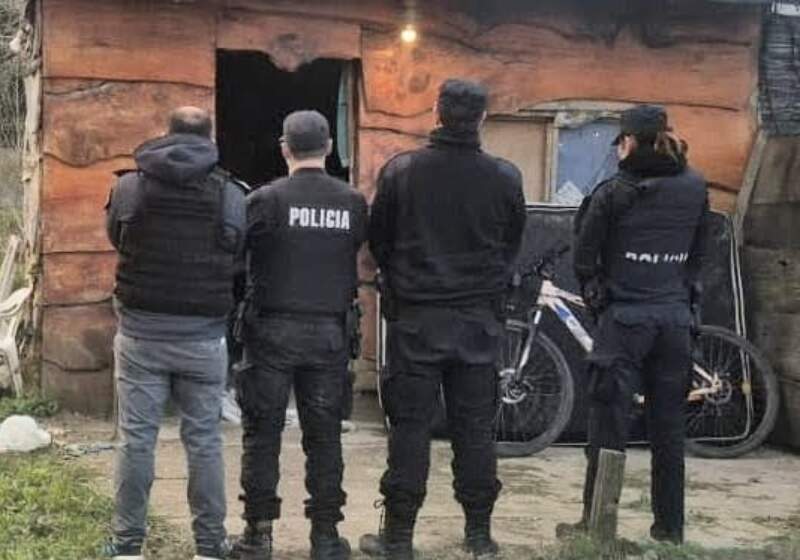 Un sujeto quedó detenido tras un allanamiento por un robo en Santa Clara