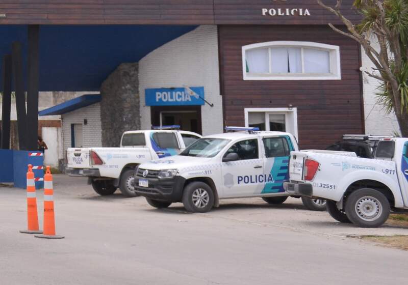 Aprehendieron a dos sujetos tras un robo en una vivienda de Camet Norte