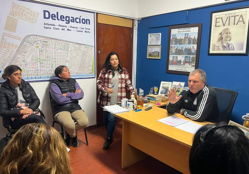 El delegado de Santa Clara desarrolló encuentros con cooperadoras escolares, veteranos de Malvinas y referentes educativos.
