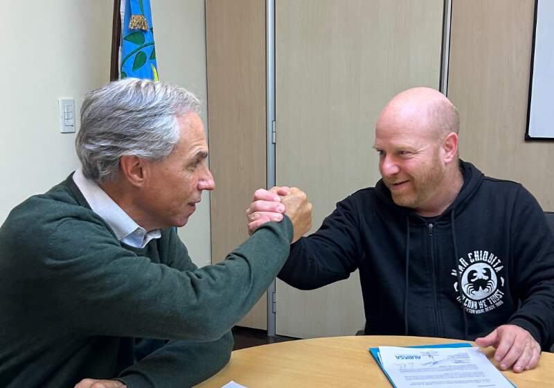 El intendente Walter Wischnivetzky y el presidente de Aubasa, José Arteaga, acordaron trabajos complementarios a la repavimentación de la Autovía